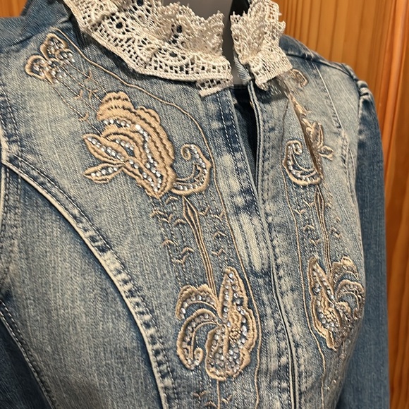Beautiful Jeanology Embellished Cropped Jean Jacket - Picture 5 of 11